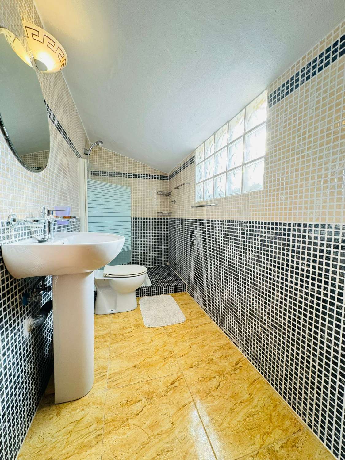 Duplex en esquina de 3 dormitorios en las chismosas