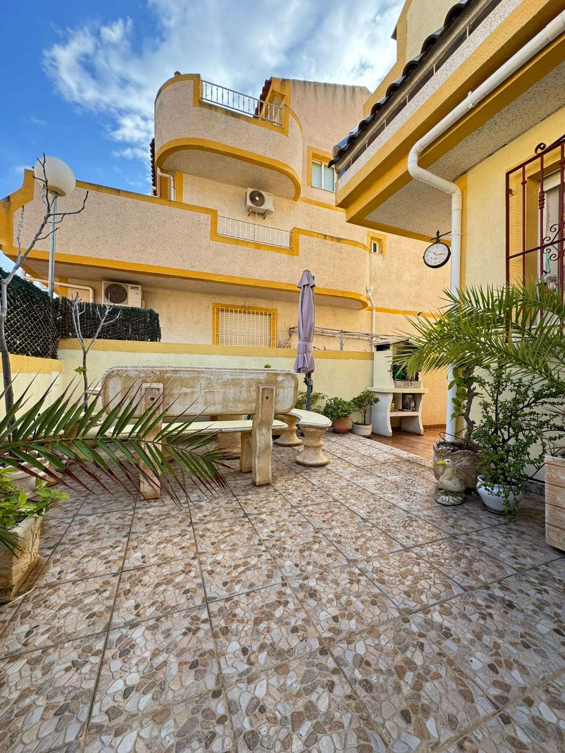 Duplex en esquina de 3 dormitorios en las chismosas