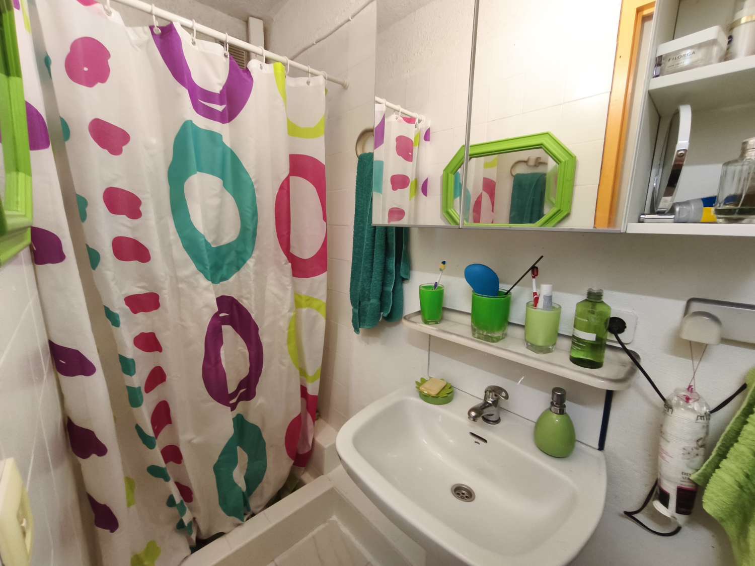 Casa con Apartamento independiente de 3 habitaciones y 2 baños para reformar en Los Balcones (Torrevieja)
