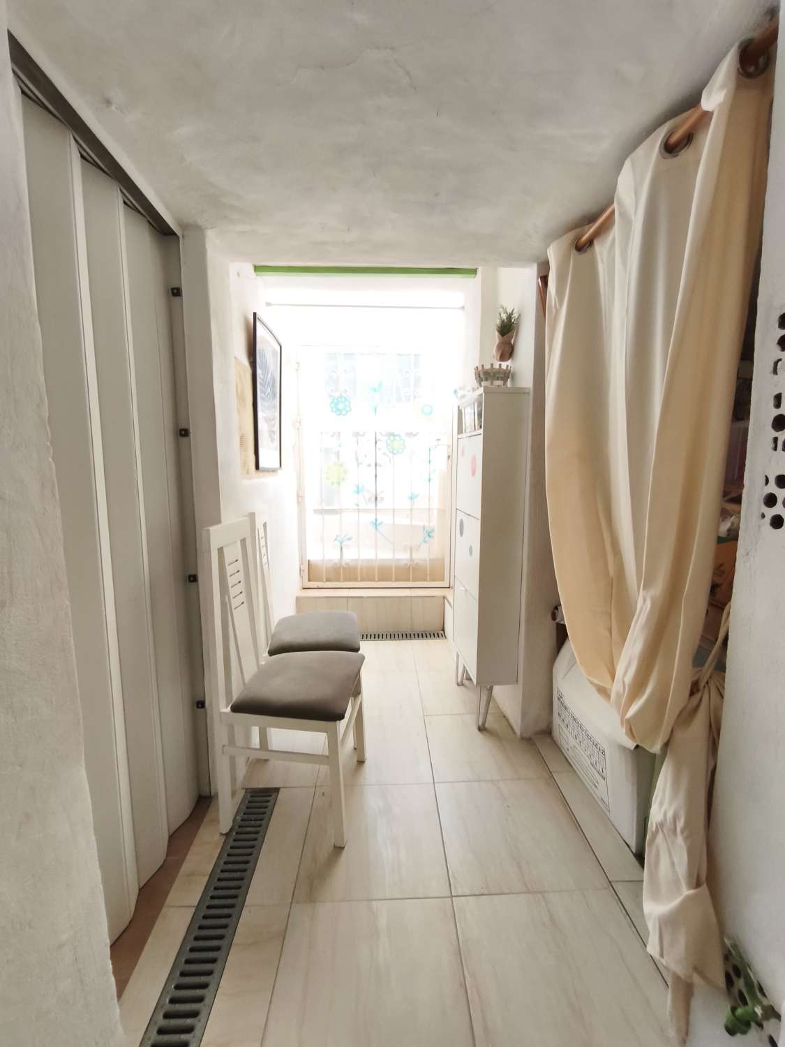 Casa con Apartamento independiente de 3 habitaciones y 2 baños para reformar en Los Balcones (Torrevieja)