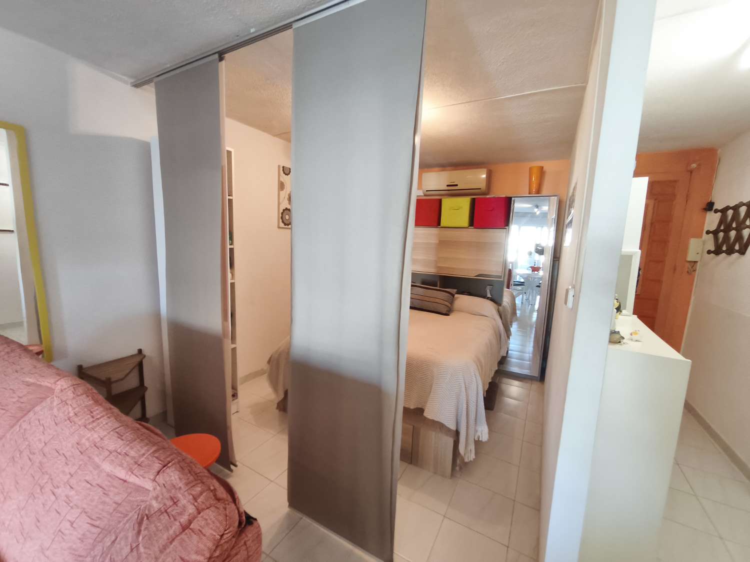 Casa con Apartamento independiente de 3 habitaciones y 2 baños para reformar en Los Balcones (Torrevieja)