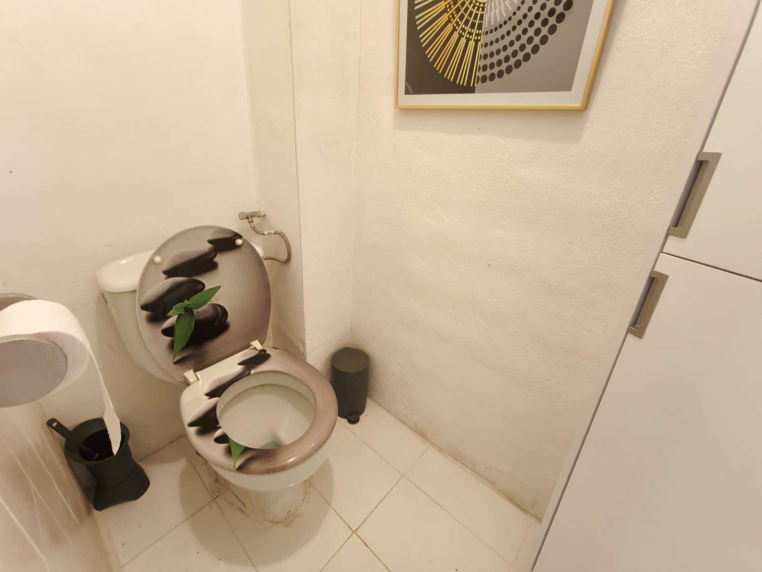 Casa con Apartamento independiente de 3 habitaciones y 2 baños para reformar en Los Balcones (Torrevieja)