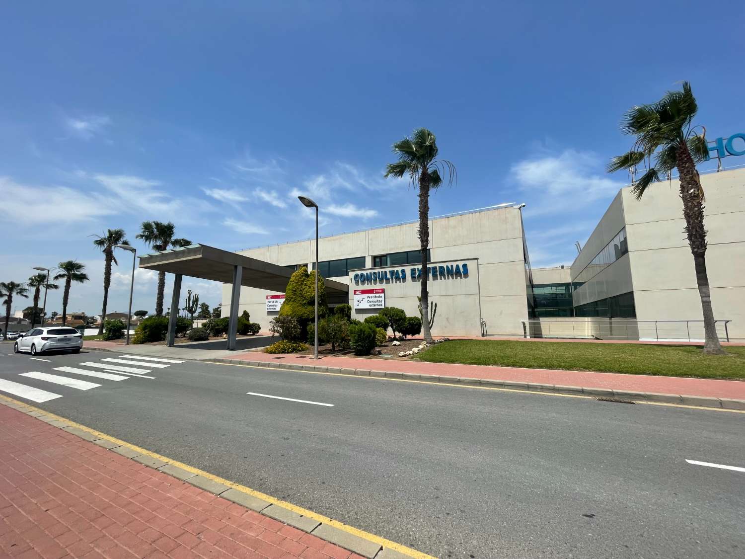 Casa con Apartamento independiente de 3 habitaciones y 2 baños para reformar en Los Balcones (Torrevieja)