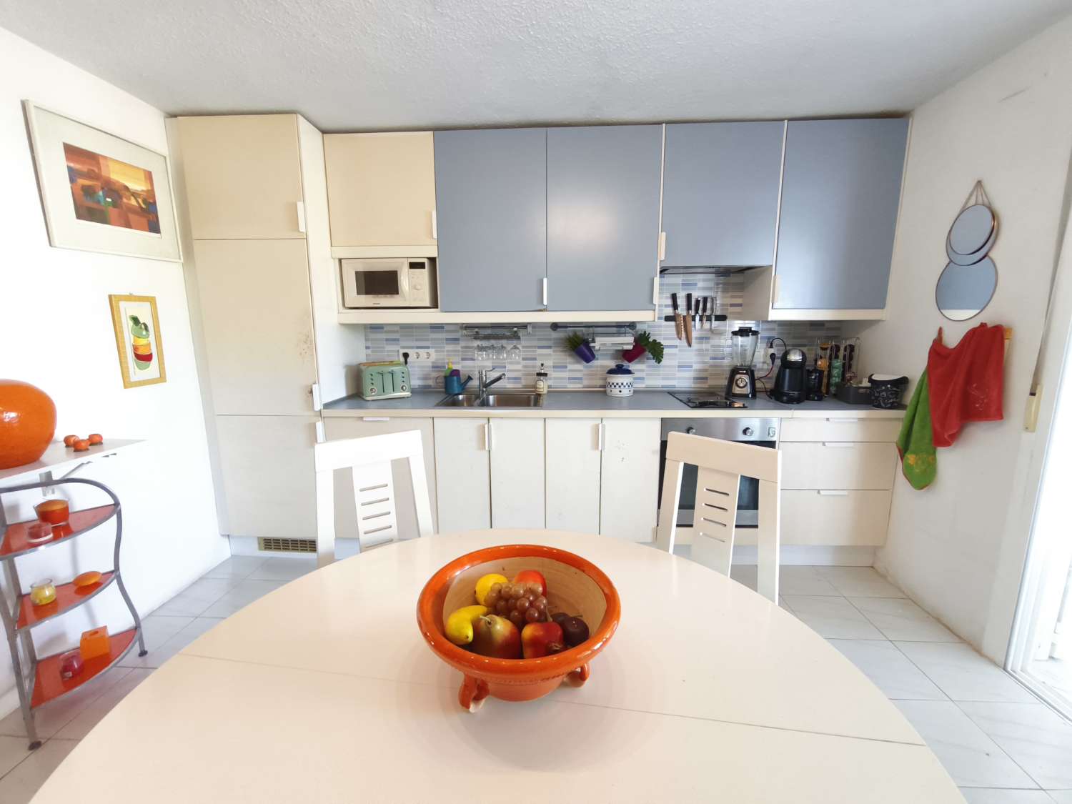 Casa con Apartamento independiente de 3 habitaciones y 2 baños para reformar en Los Balcones (Torrevieja)