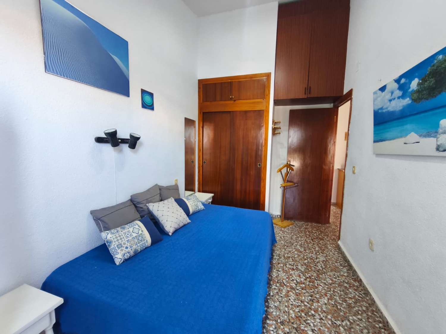 Casa con Apartamento independiente de 3 habitaciones y 2 baños para reformar en Los Balcones (Torrevieja)