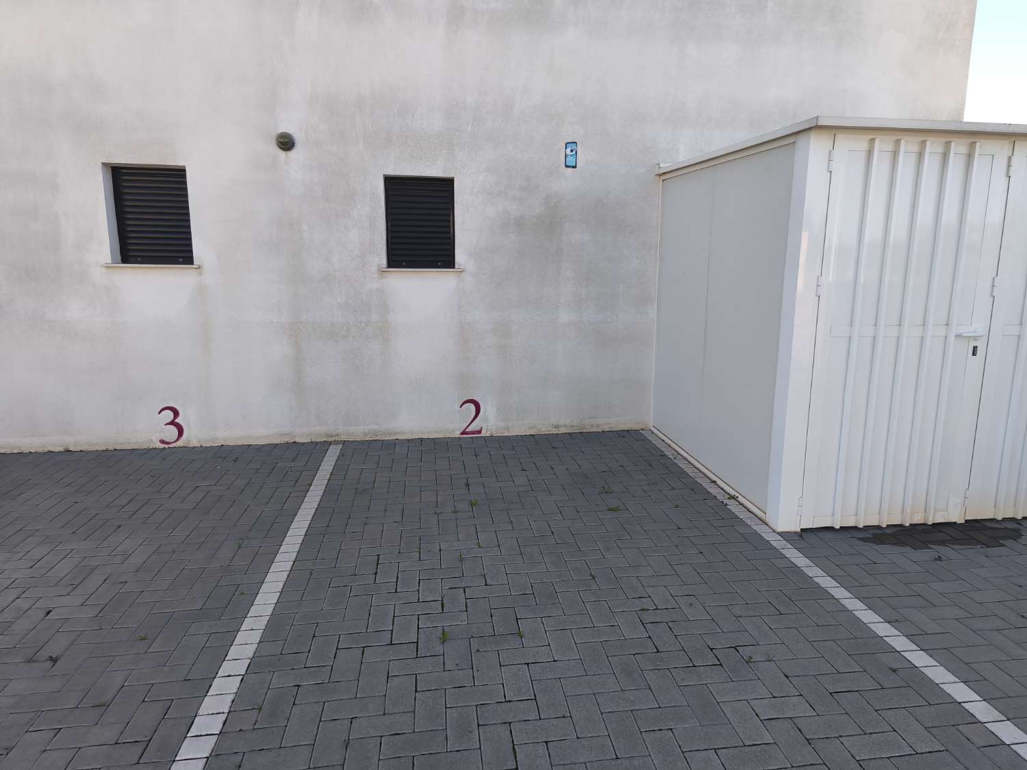 Apartamento en la primera planta con 2 dormitorios, 2 baños, 1 solario y 1 piscina común