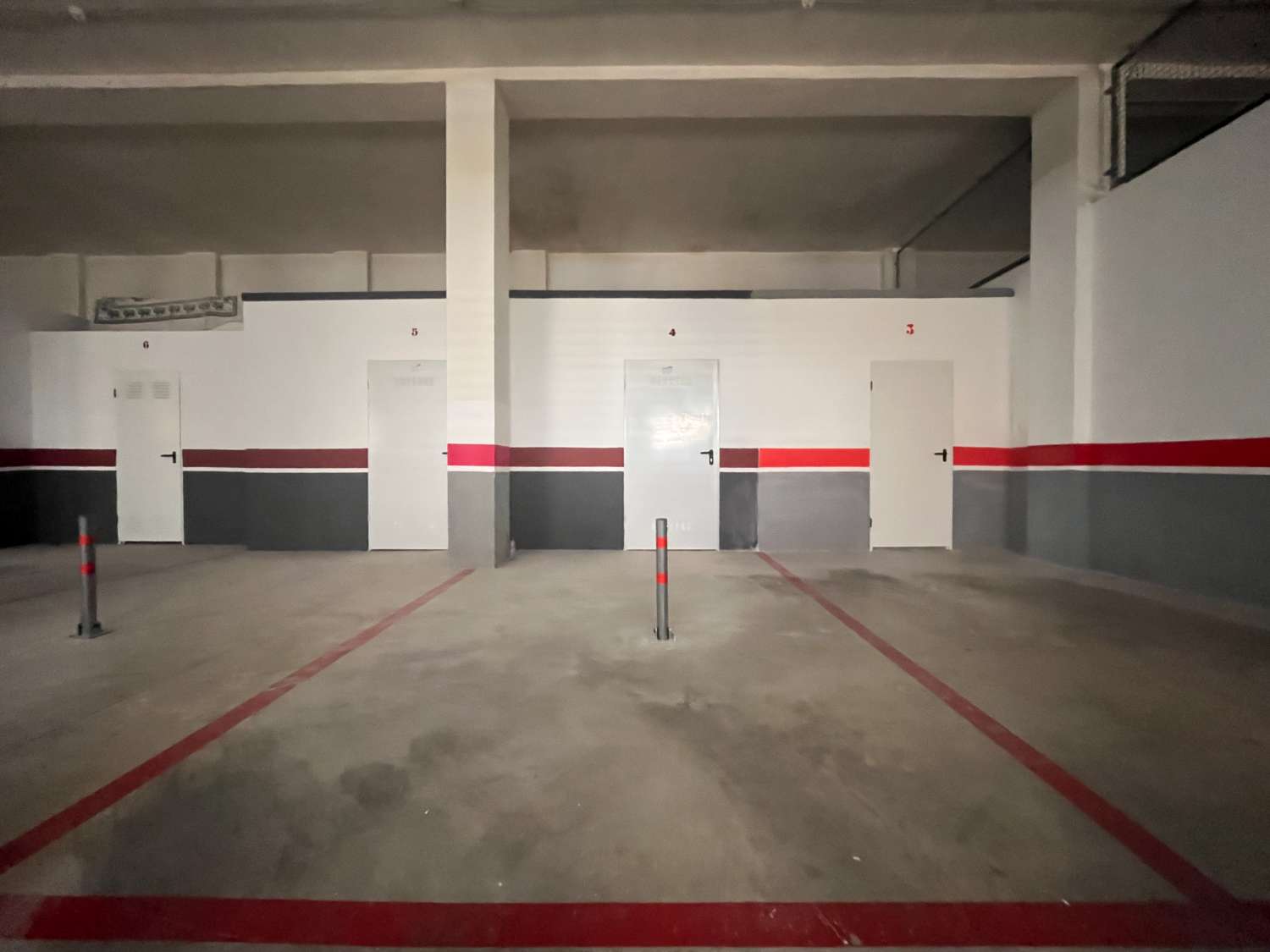 Garageplads med opbevaringsrum i Residencial Rancho Park – Calle Pimienta