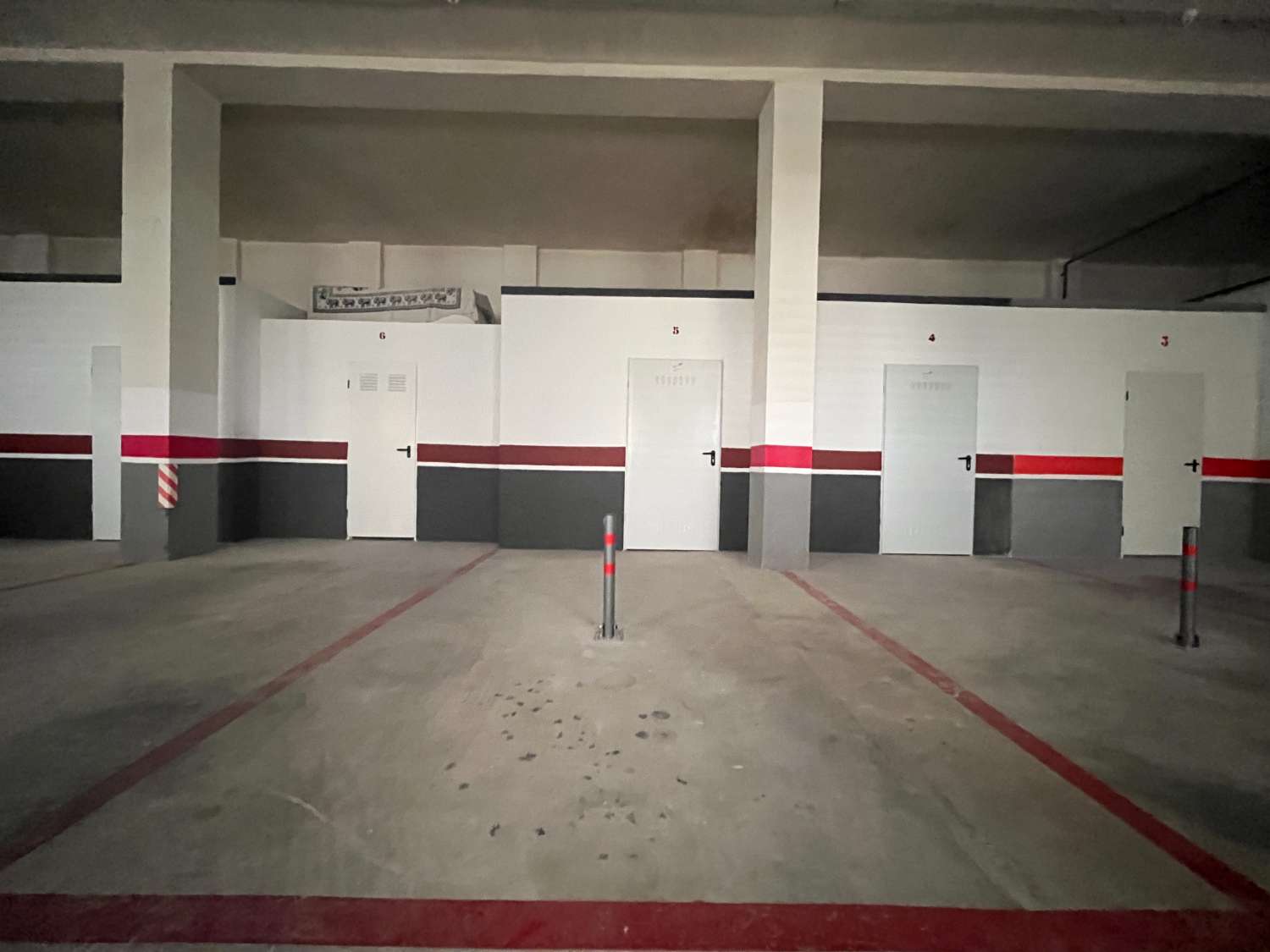 Garageplads med opbevaringsrum i Residencial Rancho Park – Calle Pimienta