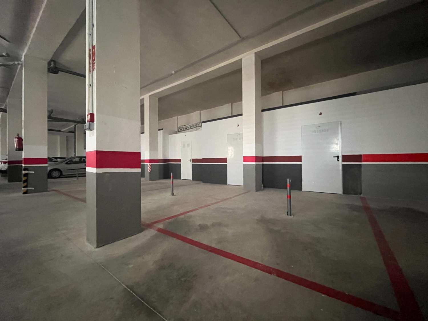 Garageplads med opbevaringsrum i Residencial Rancho Park – Calle Pimienta