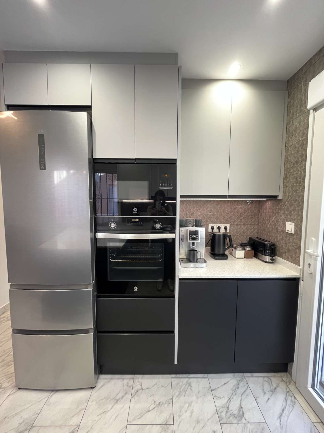 Casa independiente reformada con 2 dormitorios, jardín y solárium con vistas al mar