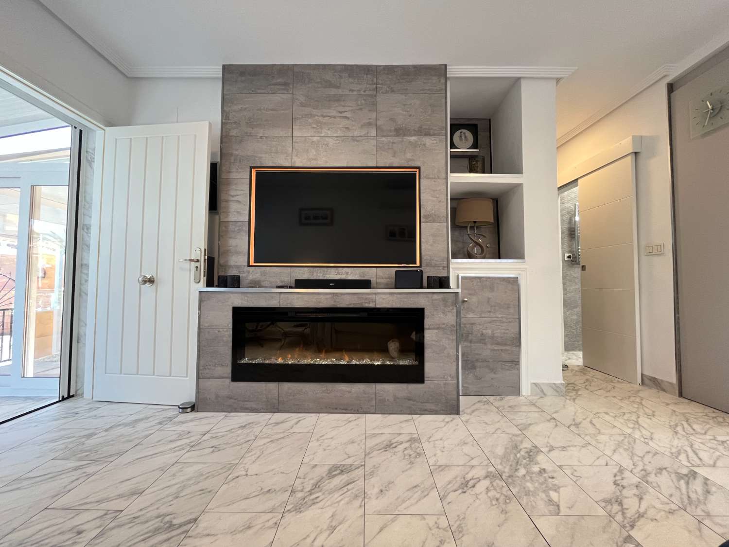 Casa independiente reformada con 2 dormitorios, jardín y solárium con vistas al mar