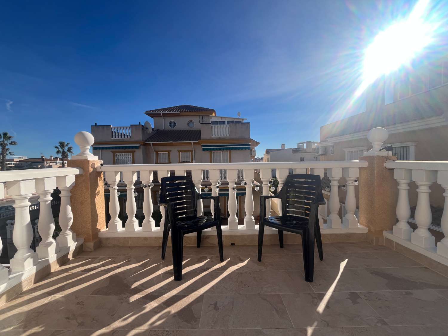 EXCLUSIVA VIVIENDA EN PLAYA FLAMENCA CON VISTAS AL MAR