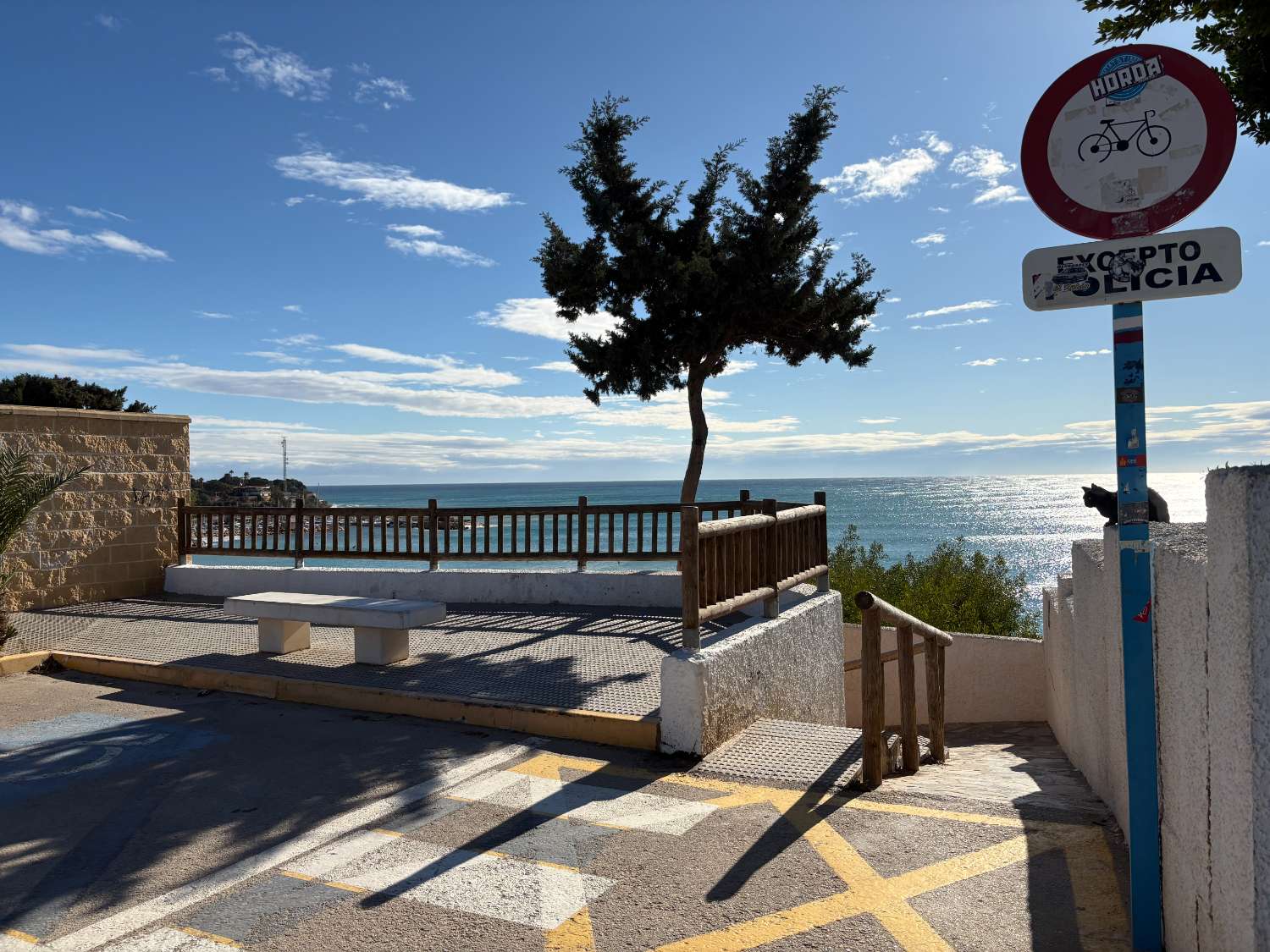 Красивая квартира в Кабо-Роиг