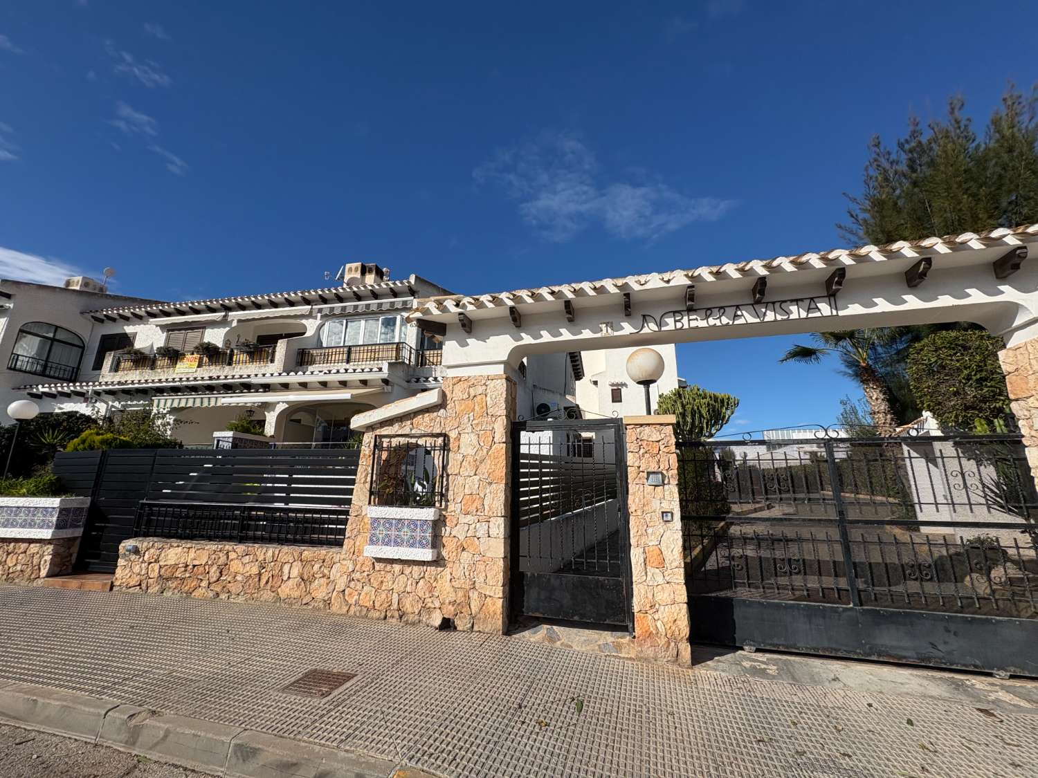 Красивая квартира в Кабо-Роиг