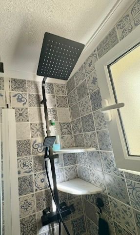 Encantador apartamento de 1 dormitorio y 1 baño reformado, parcialmente amueblado, listo para mudarse