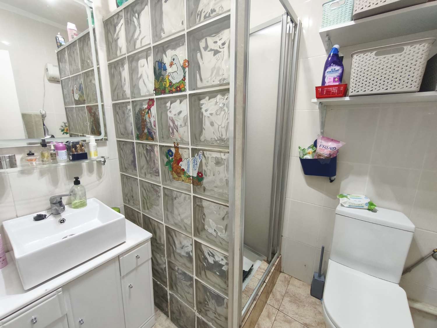 Solig bungalow framför Salt Lake i Torrevieja