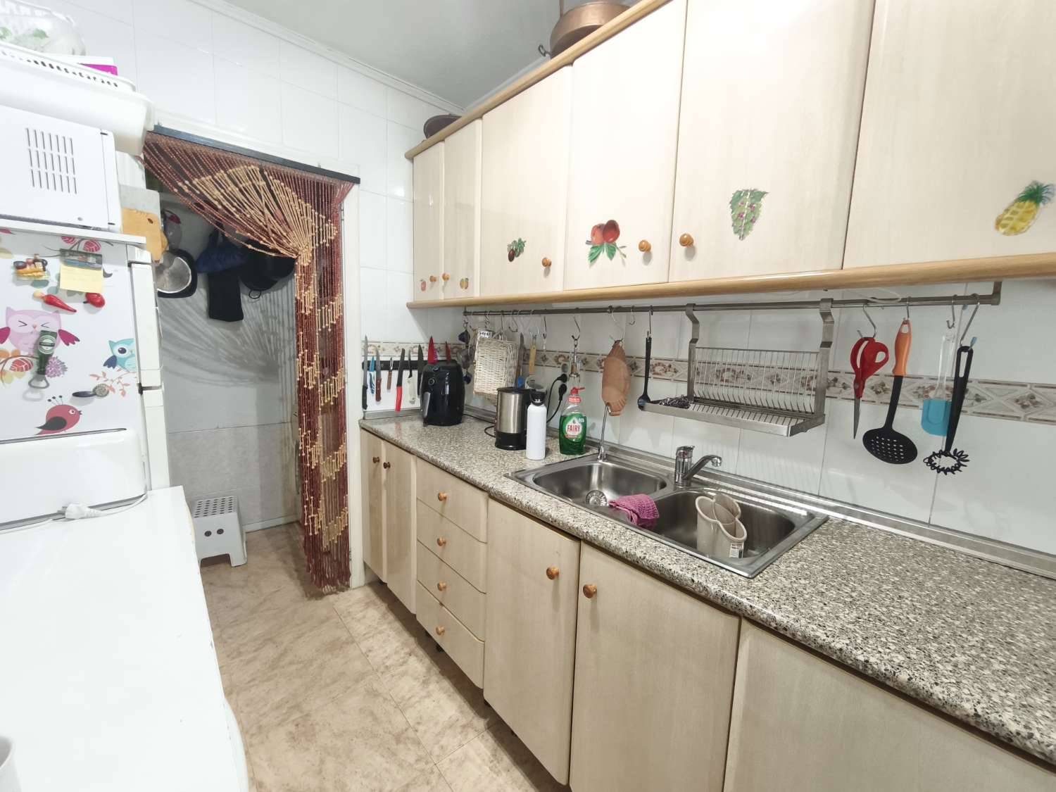 Solig bungalow framför Salt Lake i Torrevieja