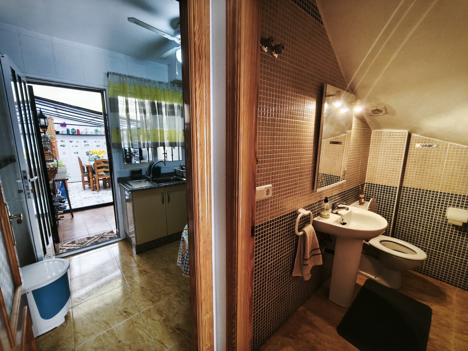 Oportunidad en Las Mimosas – fantástico tríplex con piscina comunitaria