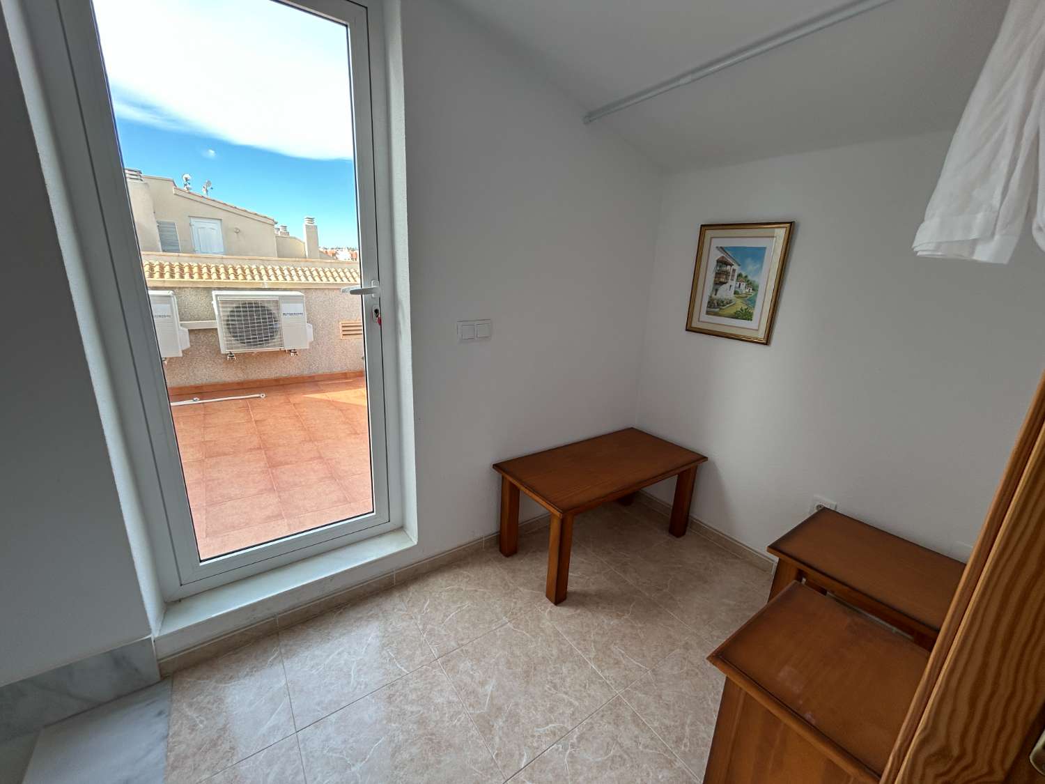 Hermoso apartamento en el último piso en el popular Laguna Golf