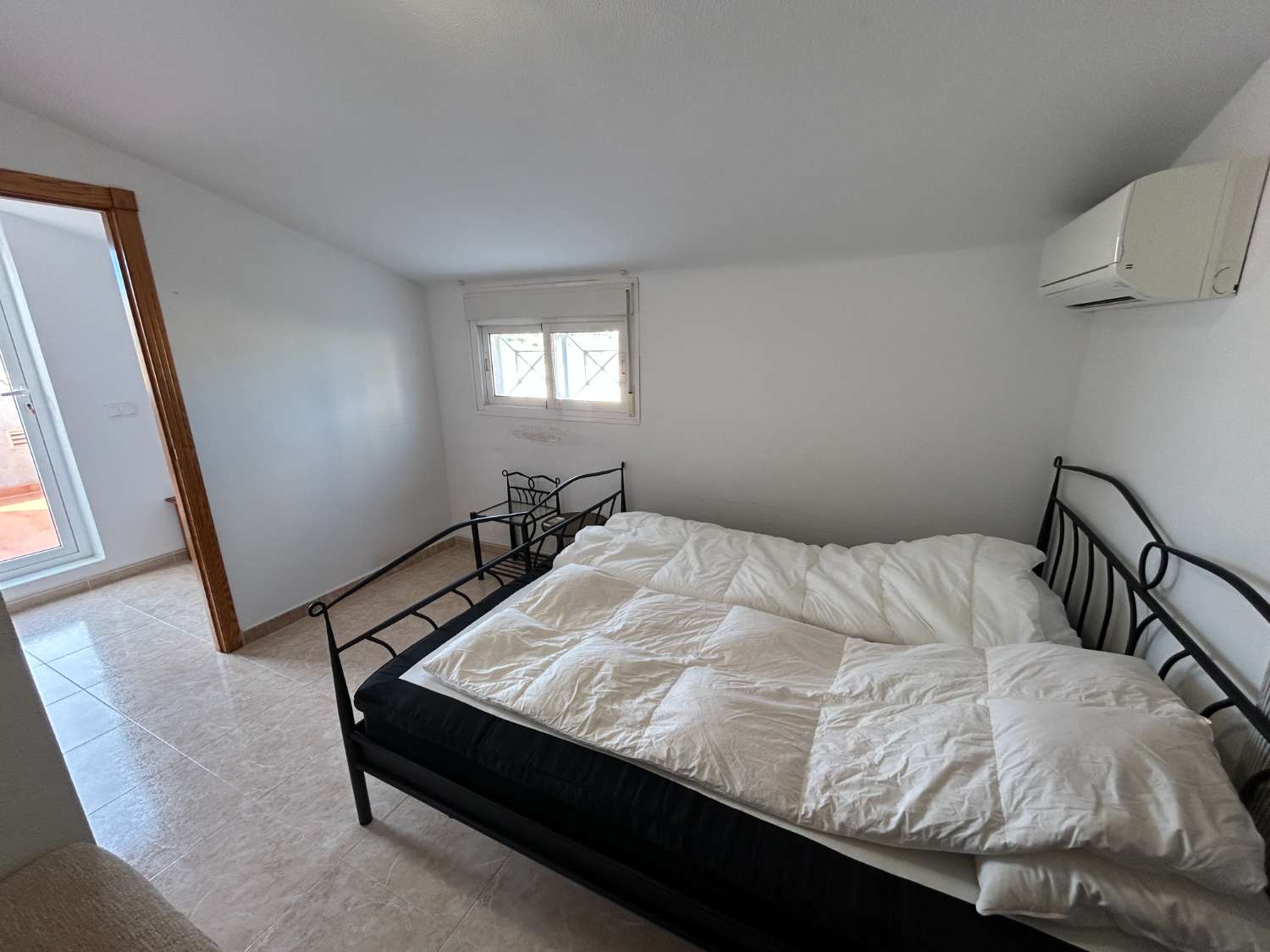 Hermoso apartamento en el último piso en el popular Laguna Golf