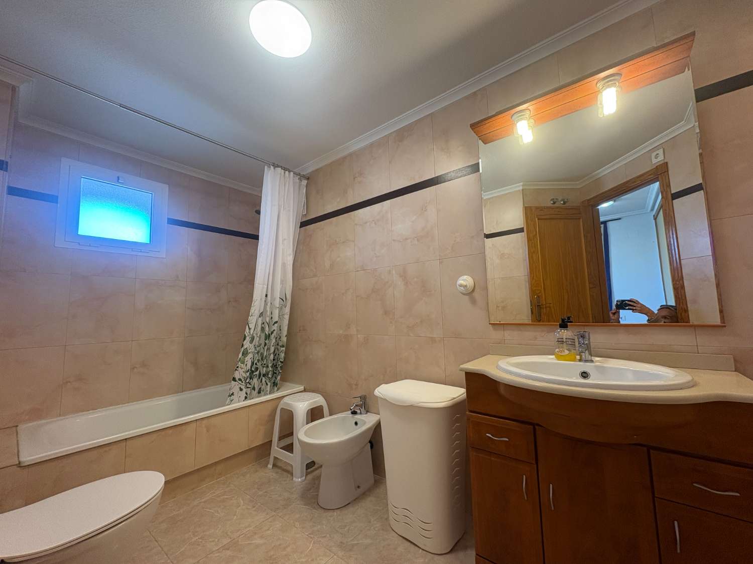 Hermoso apartamento en el último piso en el popular Laguna Golf