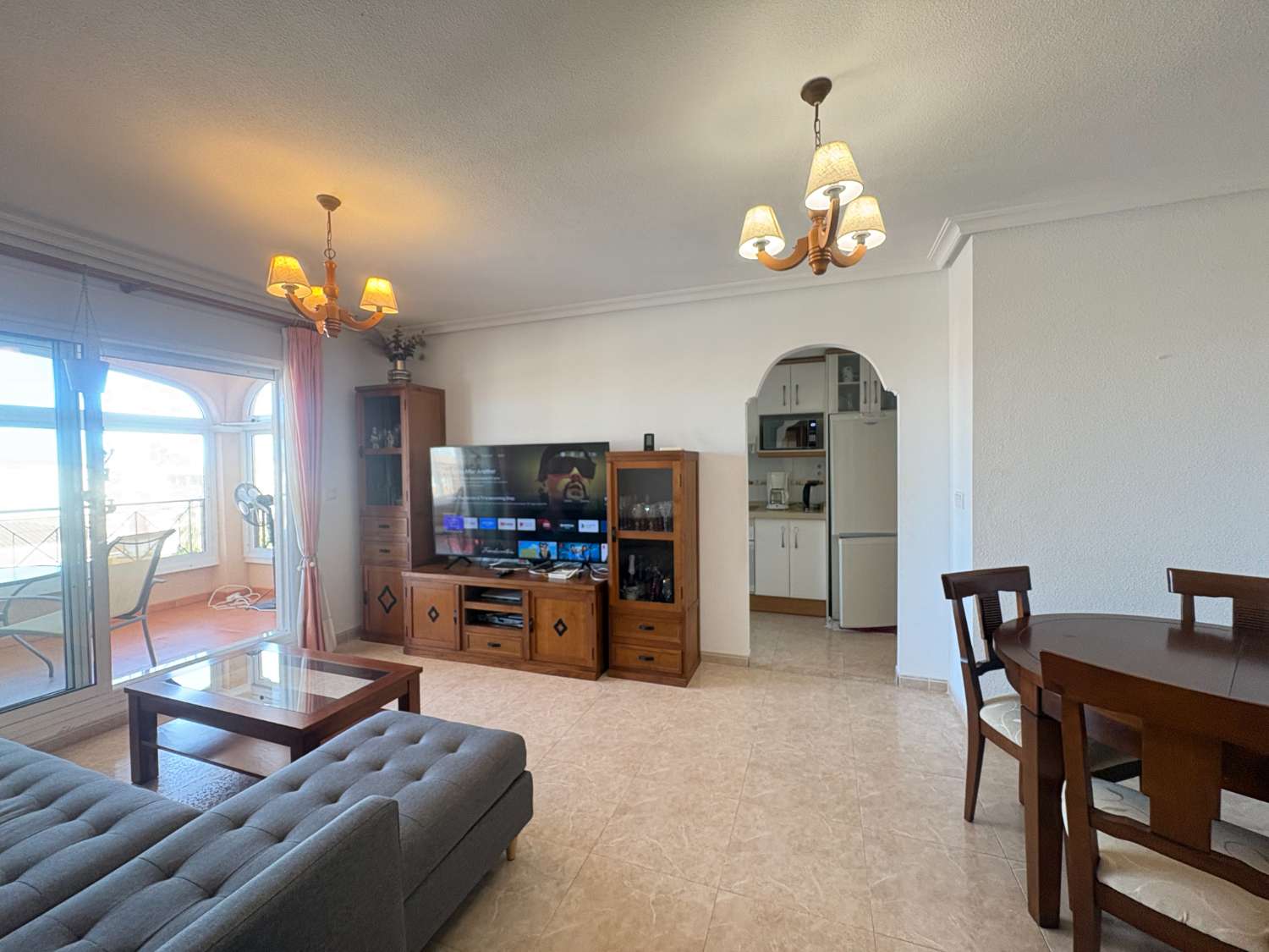 Hermoso apartamento en el último piso en el popular Laguna Golf