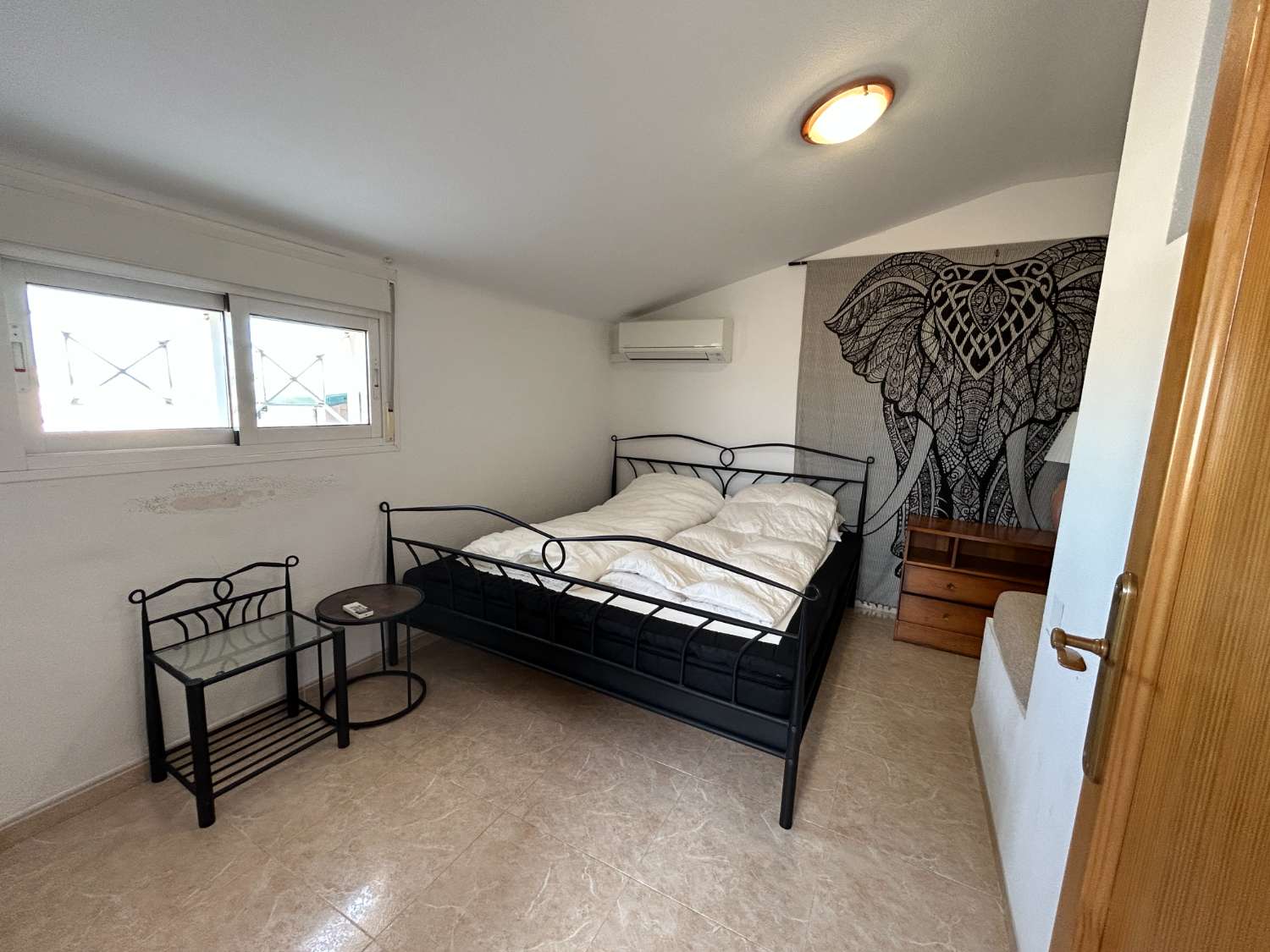 Hermoso apartamento en el último piso en el popular Laguna Golf