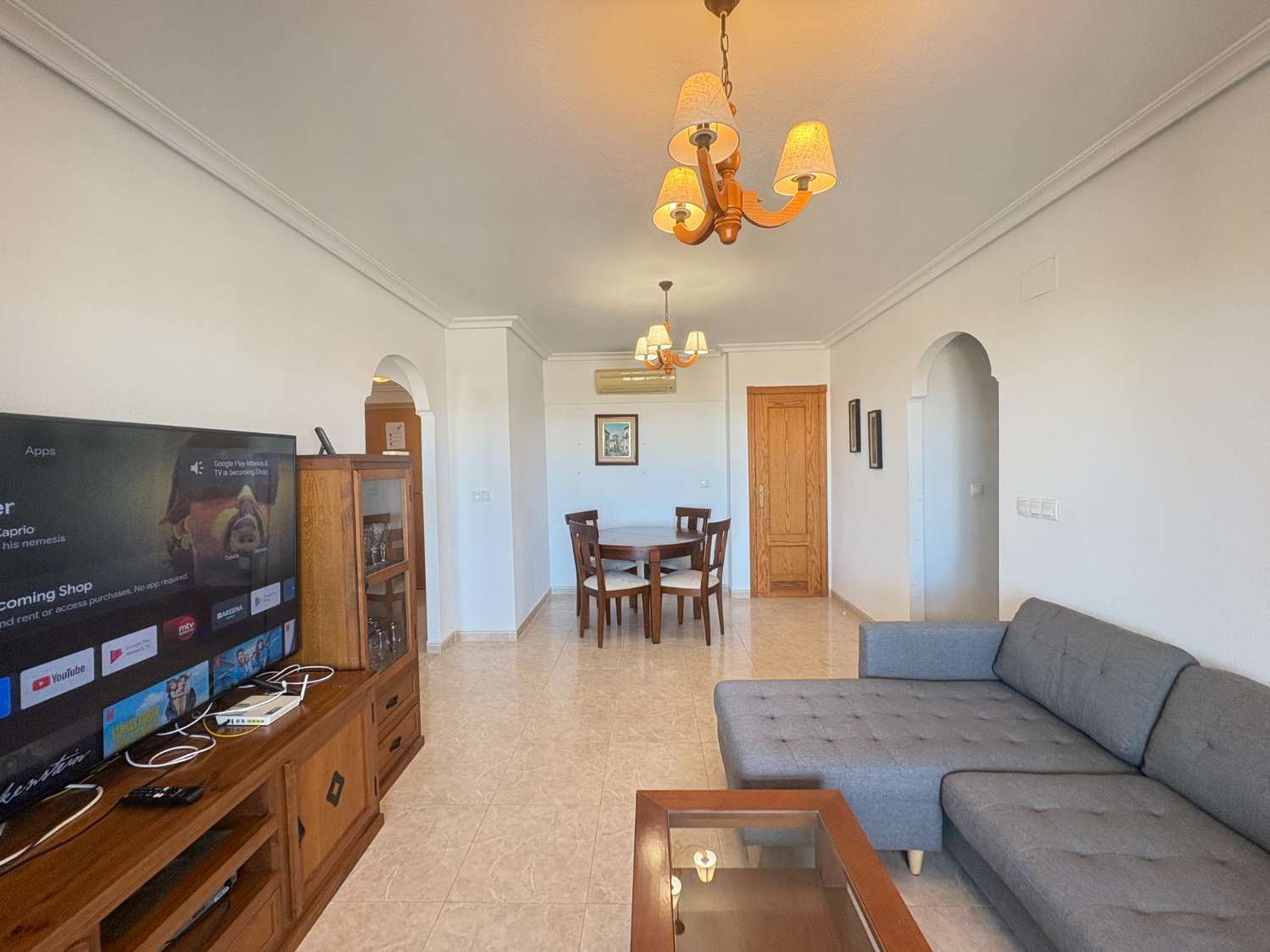 Hermoso apartamento en el último piso en el popular Laguna Golf