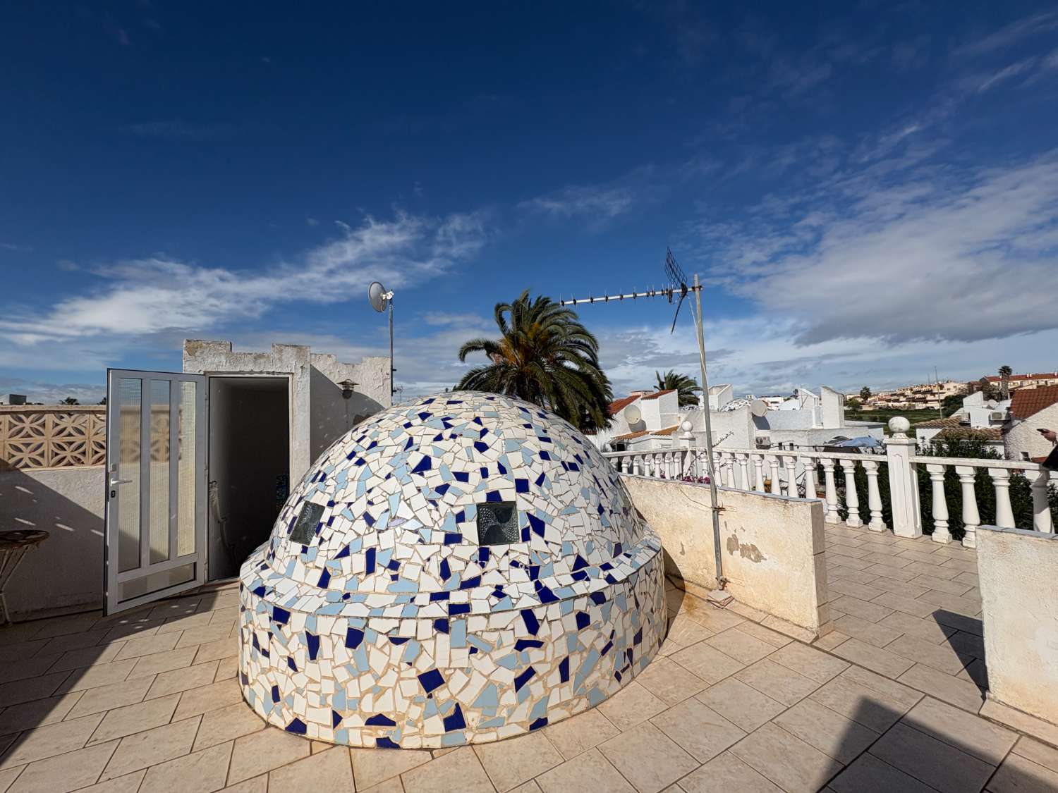 Bungalow te koop in een omheinde Urbanisasion.