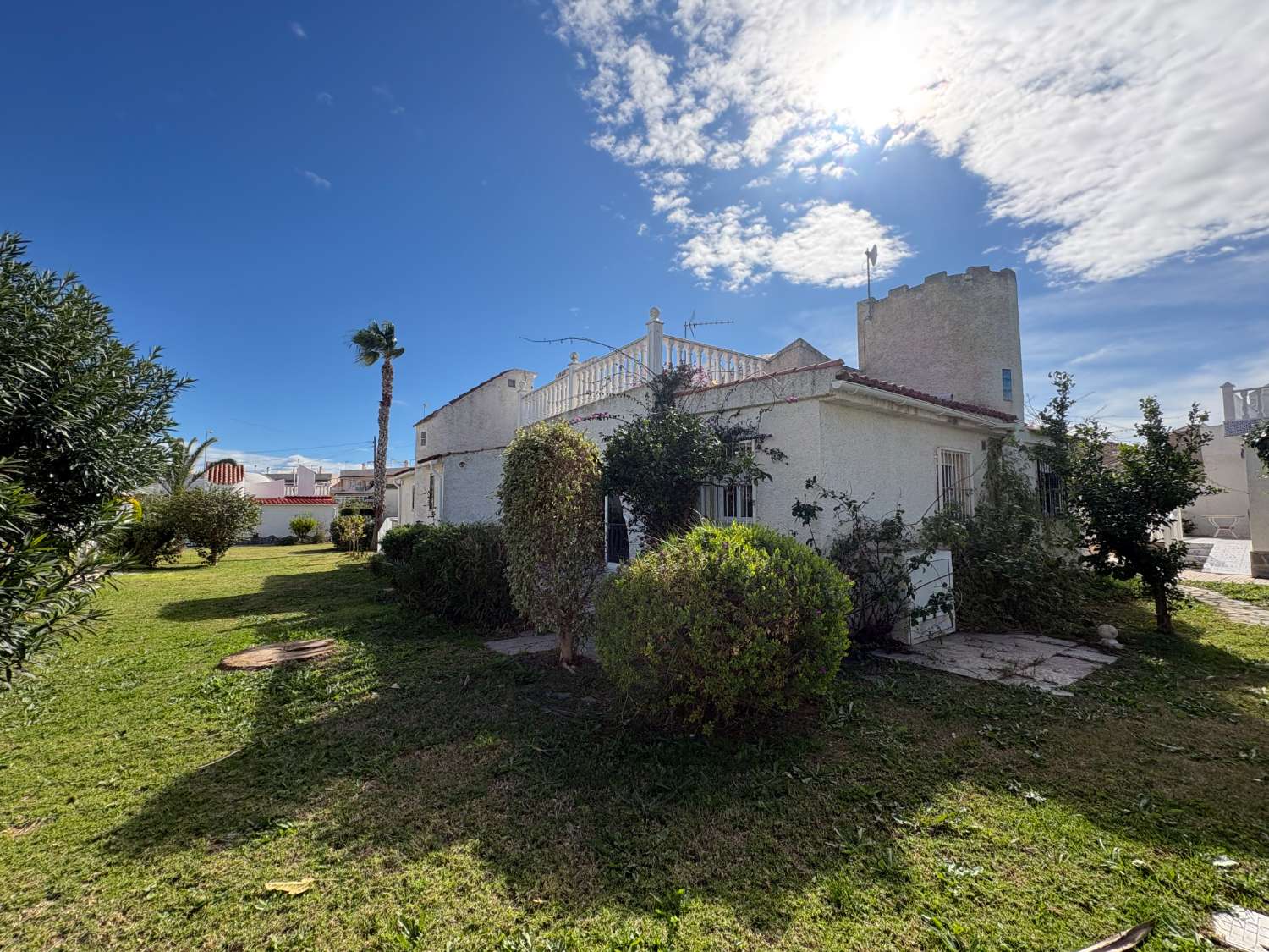 Bungalow te koop in een omheinde Urbanisasion.