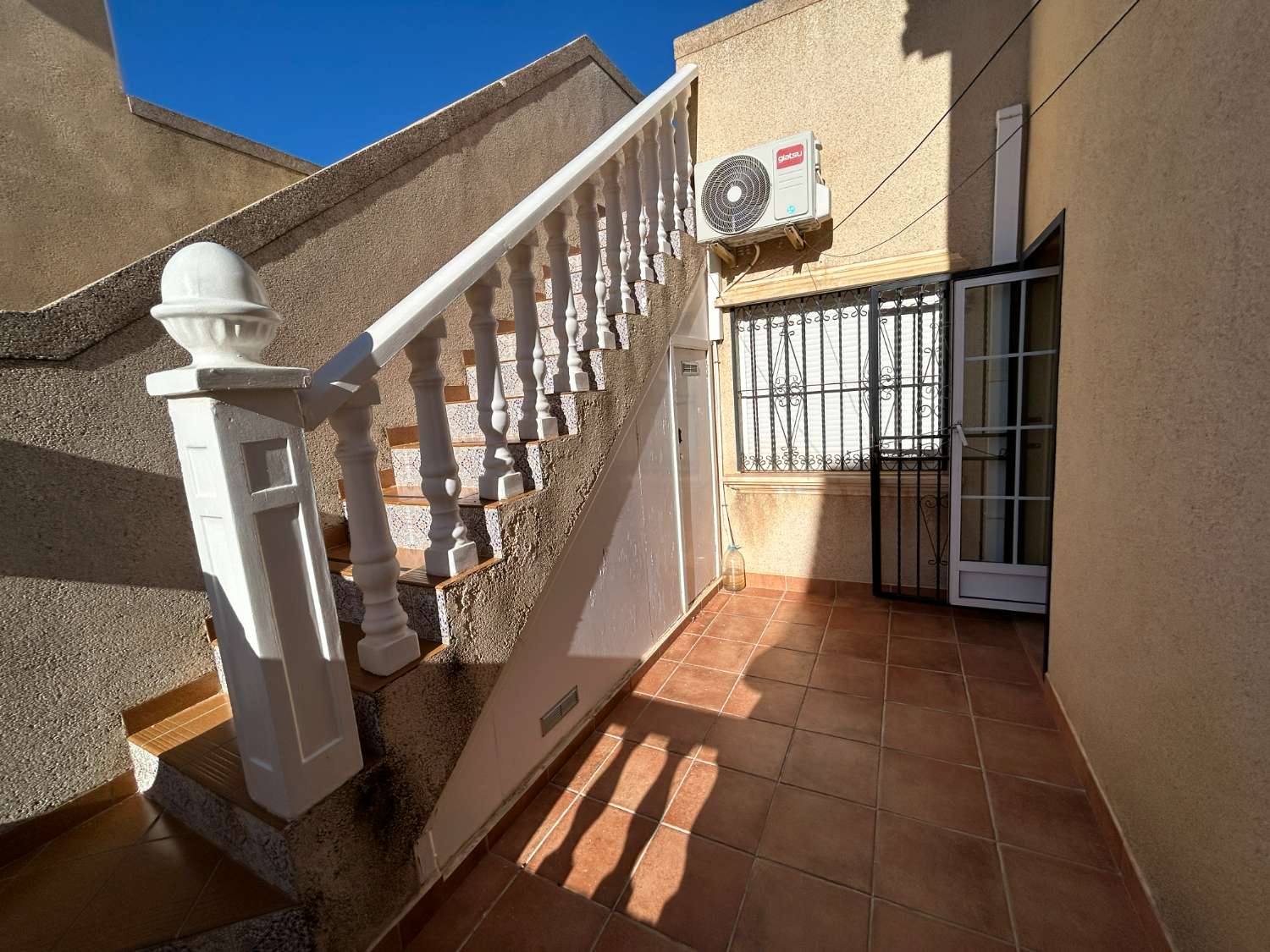 Casa adosada de 3 habitaciones en Playa Flamenca