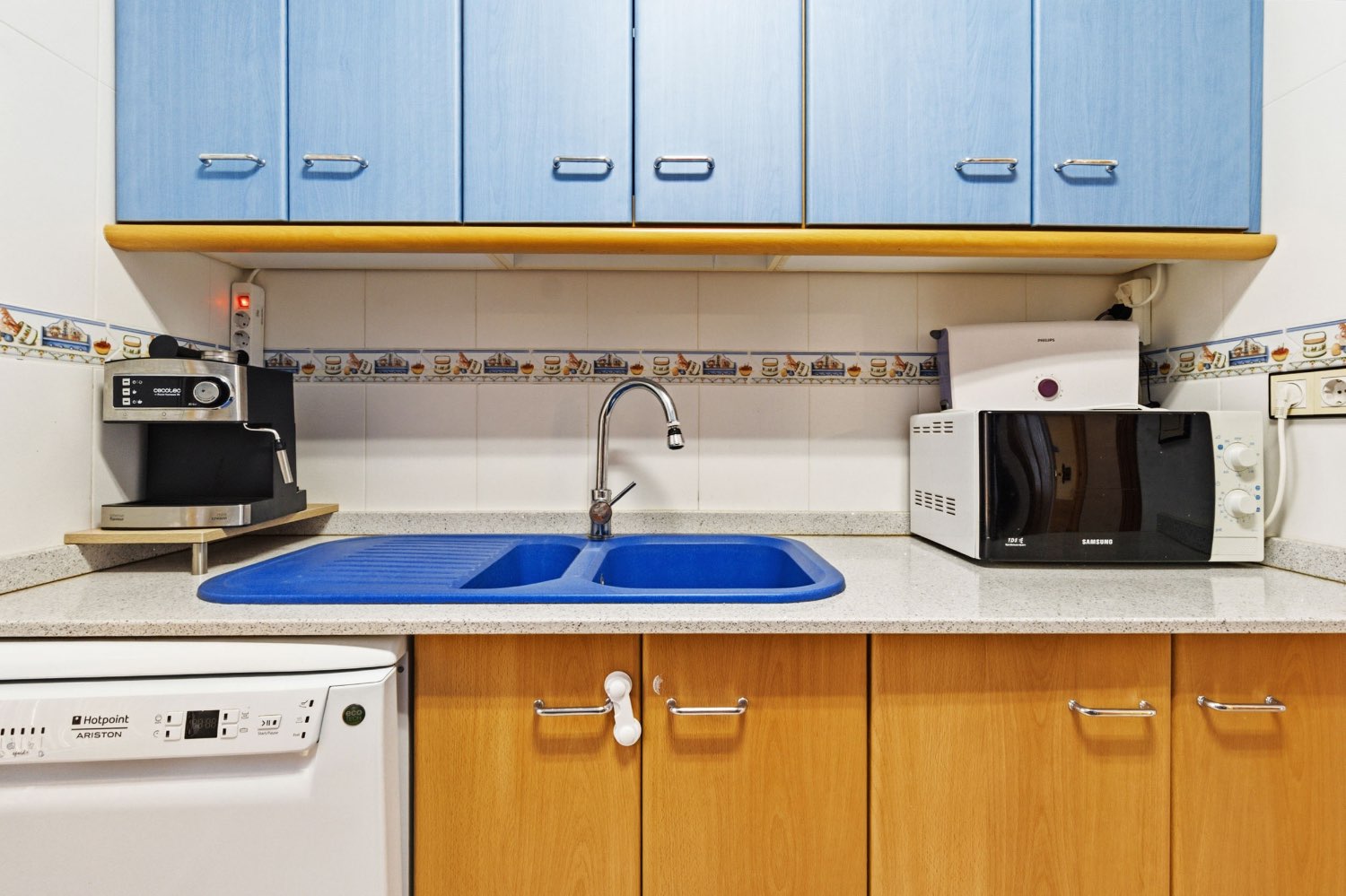 Duplex situado en los altos con 3 dormitorios ,2 baños, y piscina !