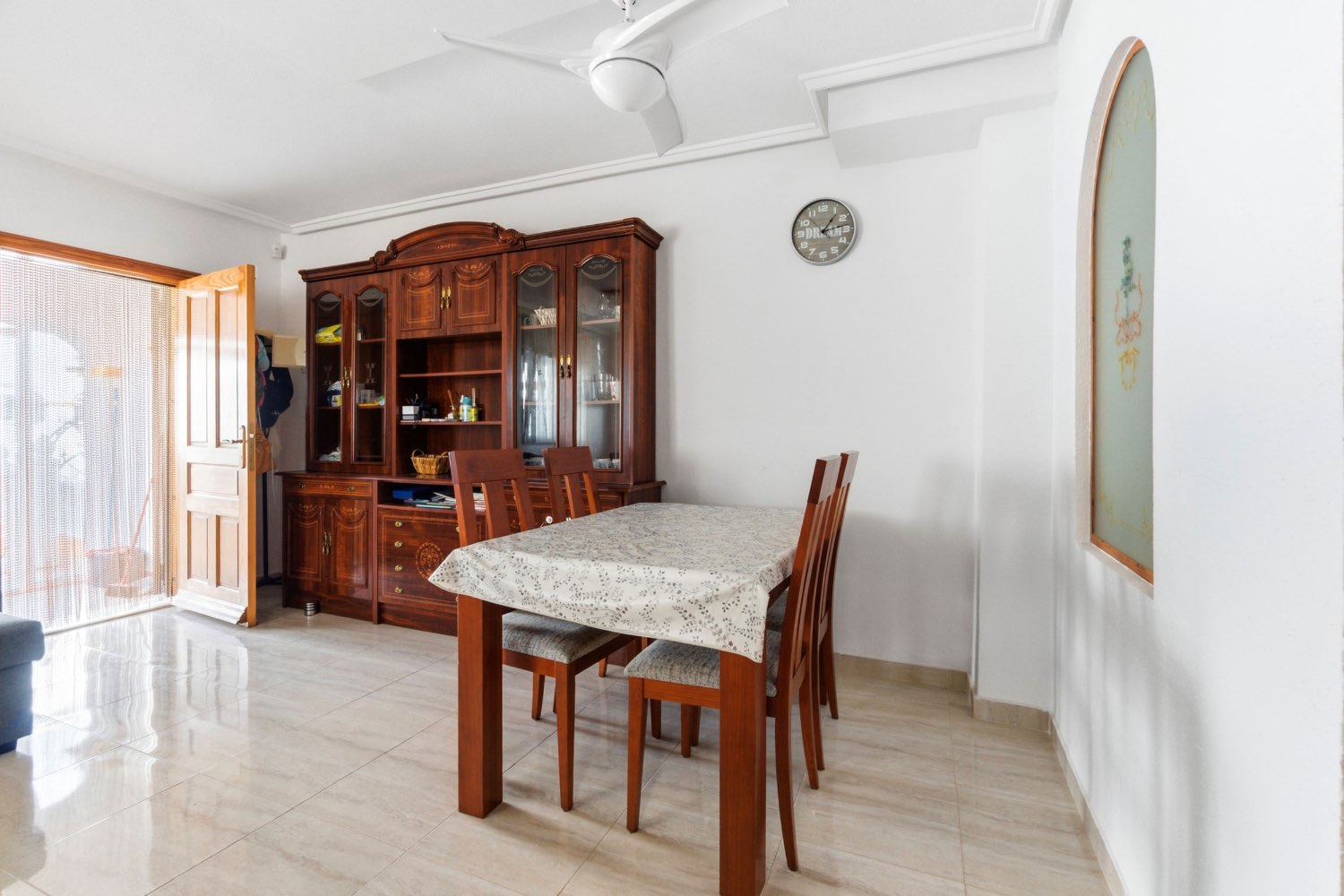 Duplex situado en los altos con 3 dormitorios ,2 baños, y piscina !