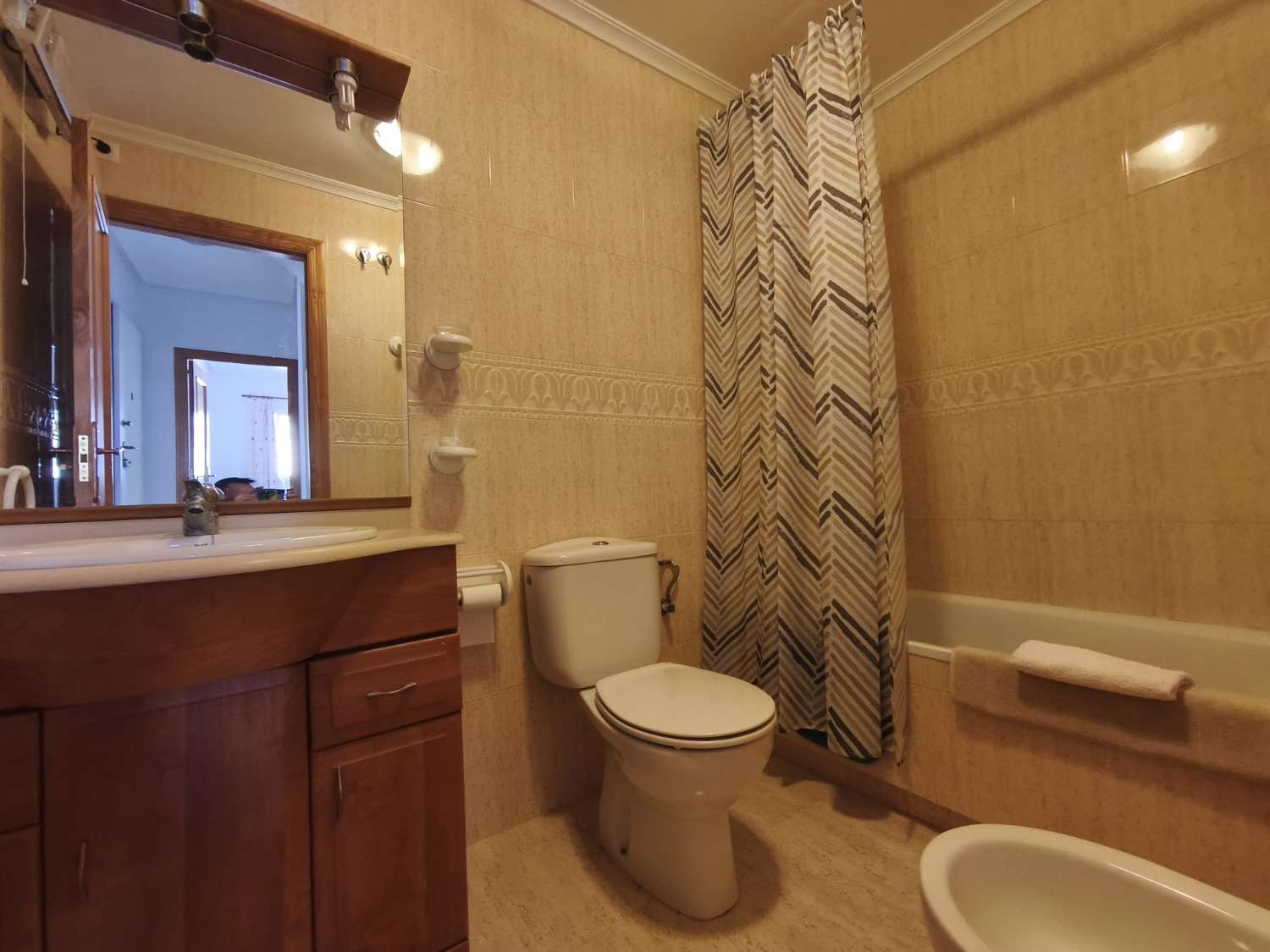 Prachtig herenhuis met 3 slaapkamers en 2 badkamers en een gemeenschappelijk zwembad in Zeniamar.