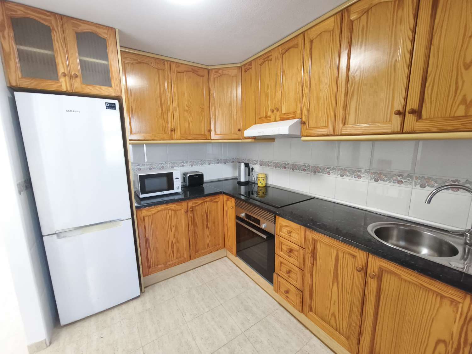 Prachtig herenhuis met 3 slaapkamers en 2 badkamers en een gemeenschappelijk zwembad in Zeniamar.