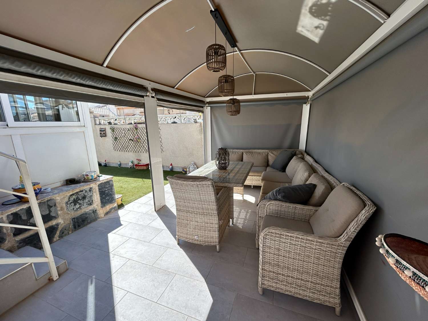 Casa de 3 dormitorios y 2 baños en La Florida.