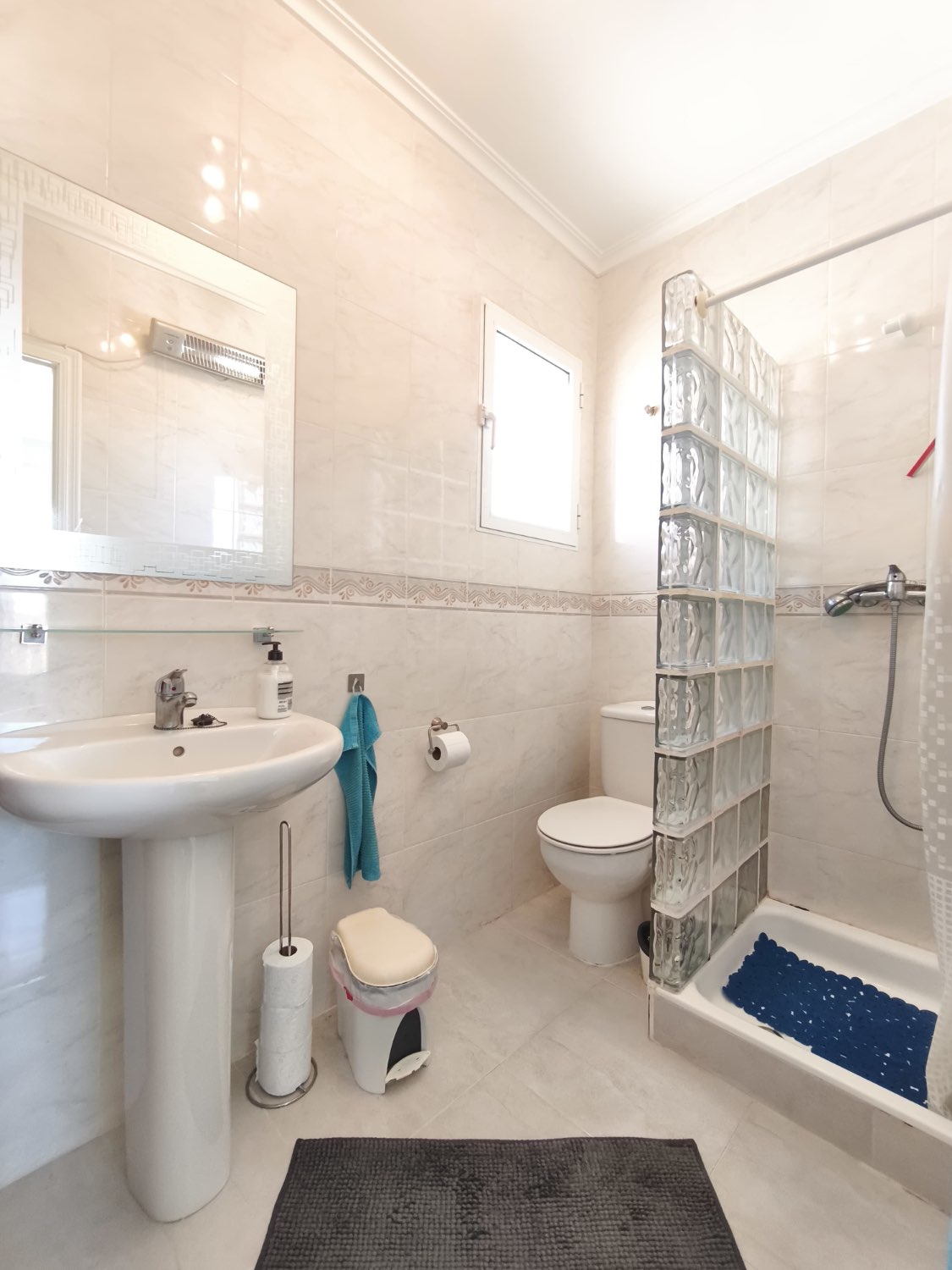 Dúplex orientado al sur con parcela en la esquina 3 dormitorios , 3 baños garage subterráneo