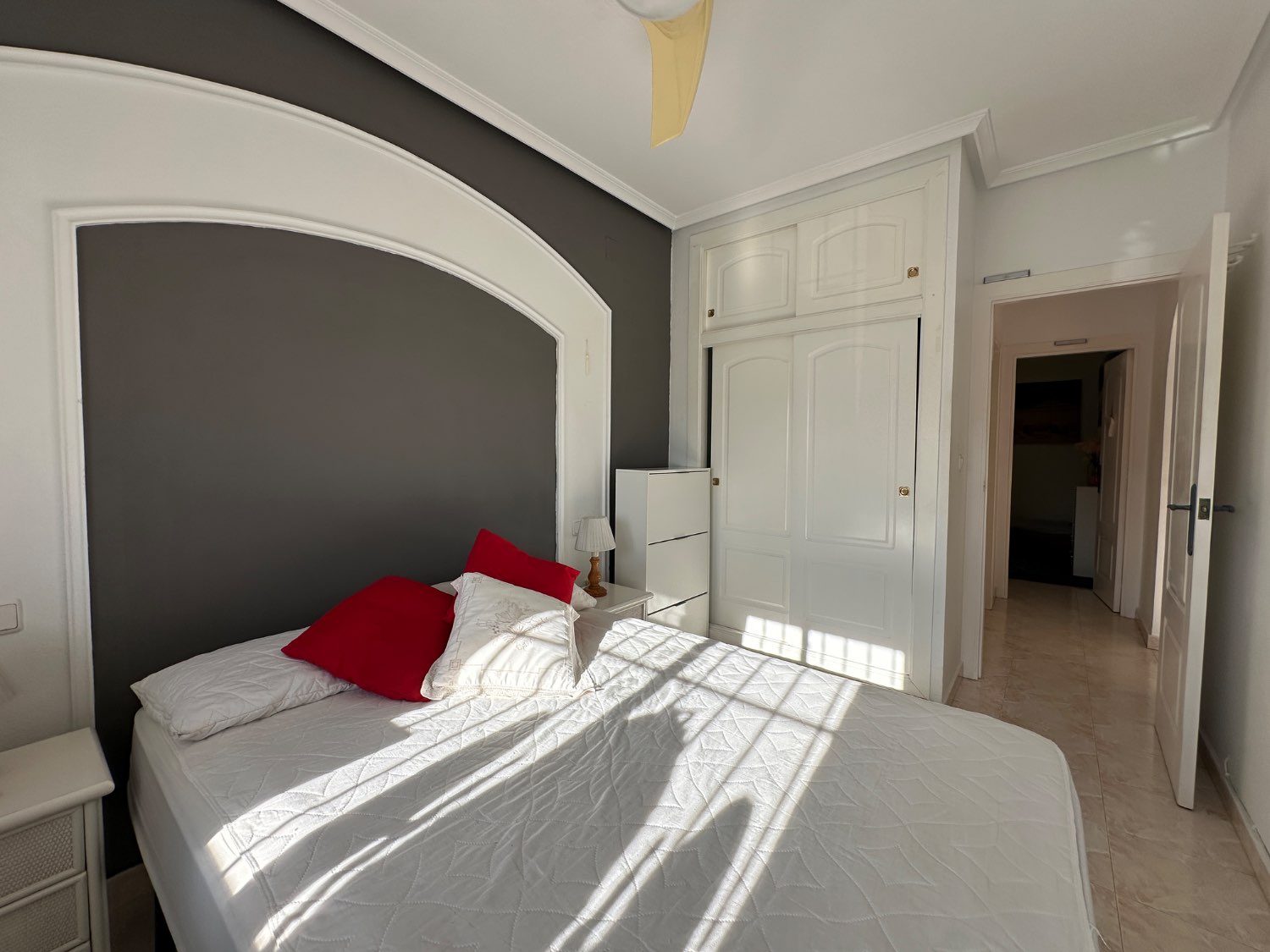 Bungalow situado en la Florida con 2 dormitorios  1baño y piscina comunitaria