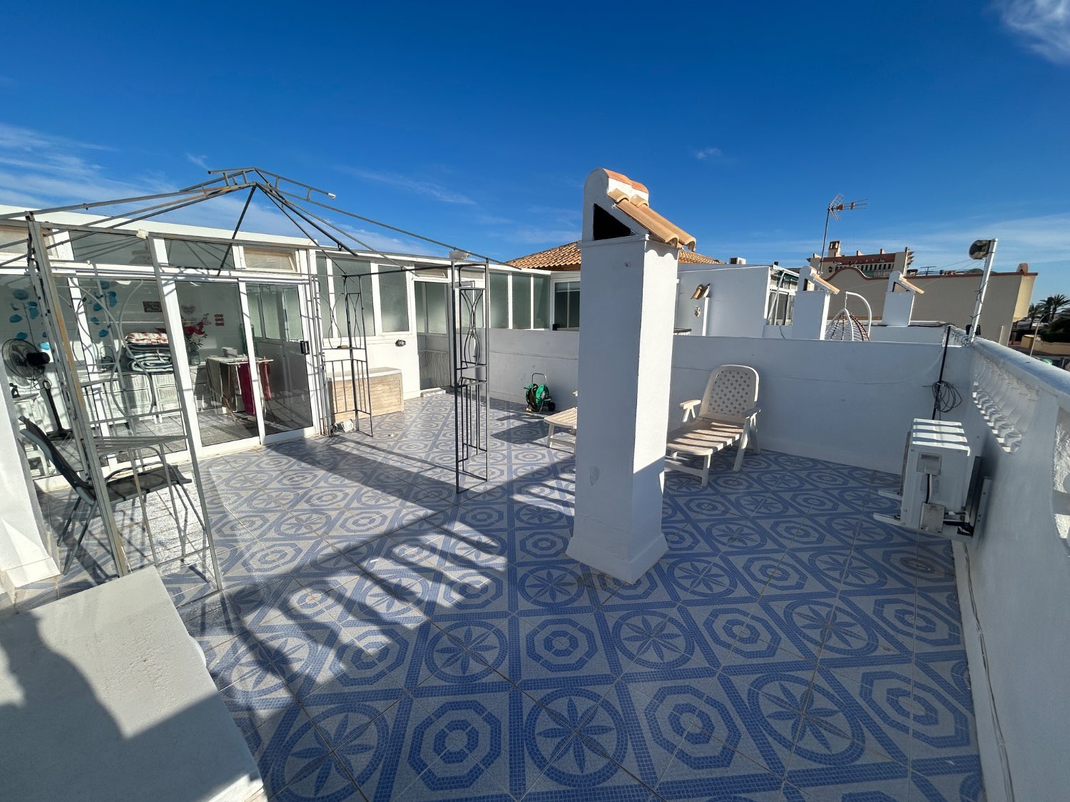 Bungalow situado en la Florida con 2 dormitorios  1baño y piscina comunitaria