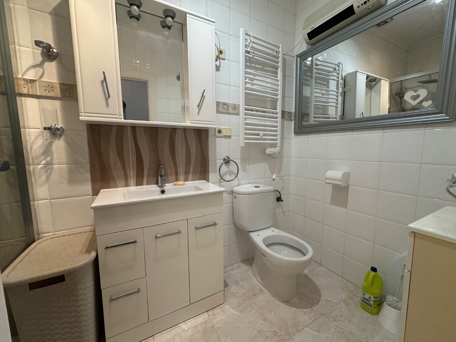 Bungalow situado en la Florida con 2 dormitorios  1baño y piscina comunitaria