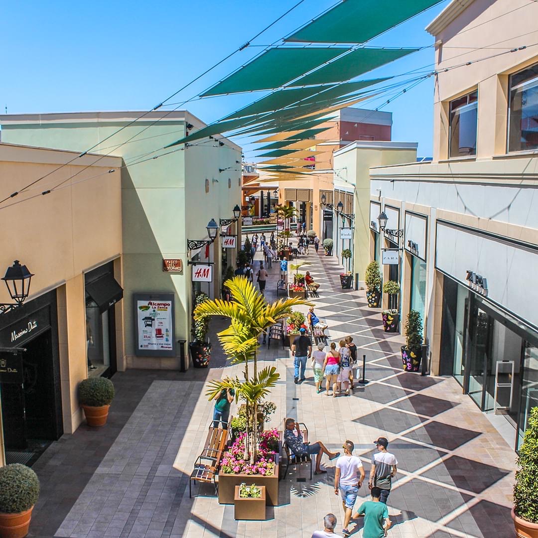Casa de 2 dormitorios con piscina comunitaria en Playa Flamenca