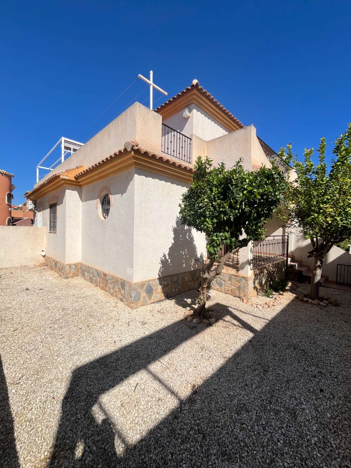 Casa de 2 dormitorios con piscina comunitaria en Playa Flamenca