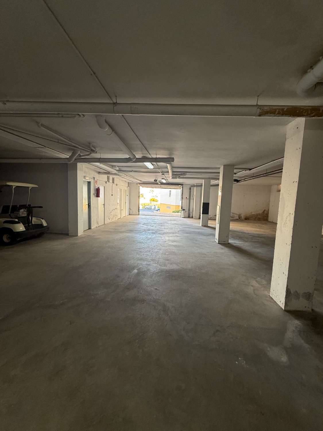 AMPLIO GARAJE DE 19m2