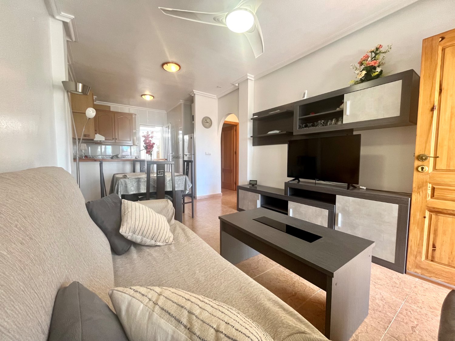 Bungalow de 2 dormitorios situado en Las Chismosas, Orihuela Costa