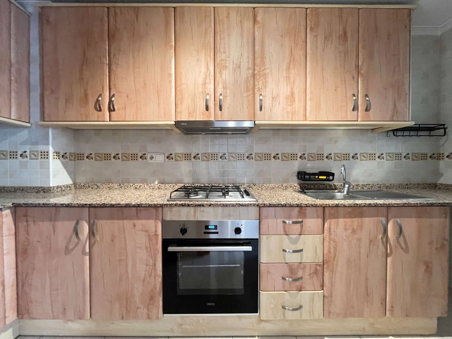 Apartamento de 2 dormitorios con terraza y baño reformado