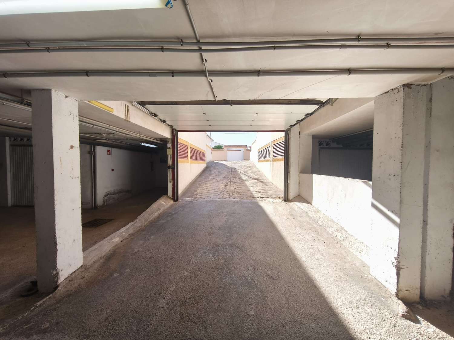 车库 出售 在 Los Almendros-La Florida (Orihuela)