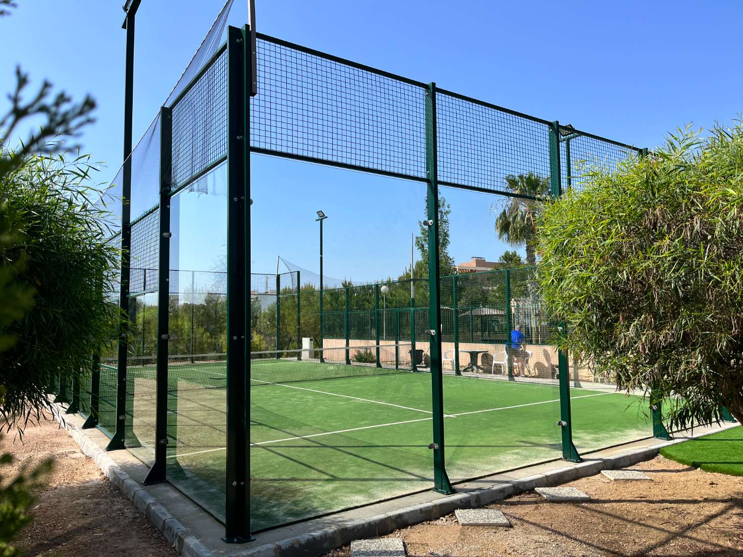 Precioso dúplex en Dream Hills, orientado al sur.