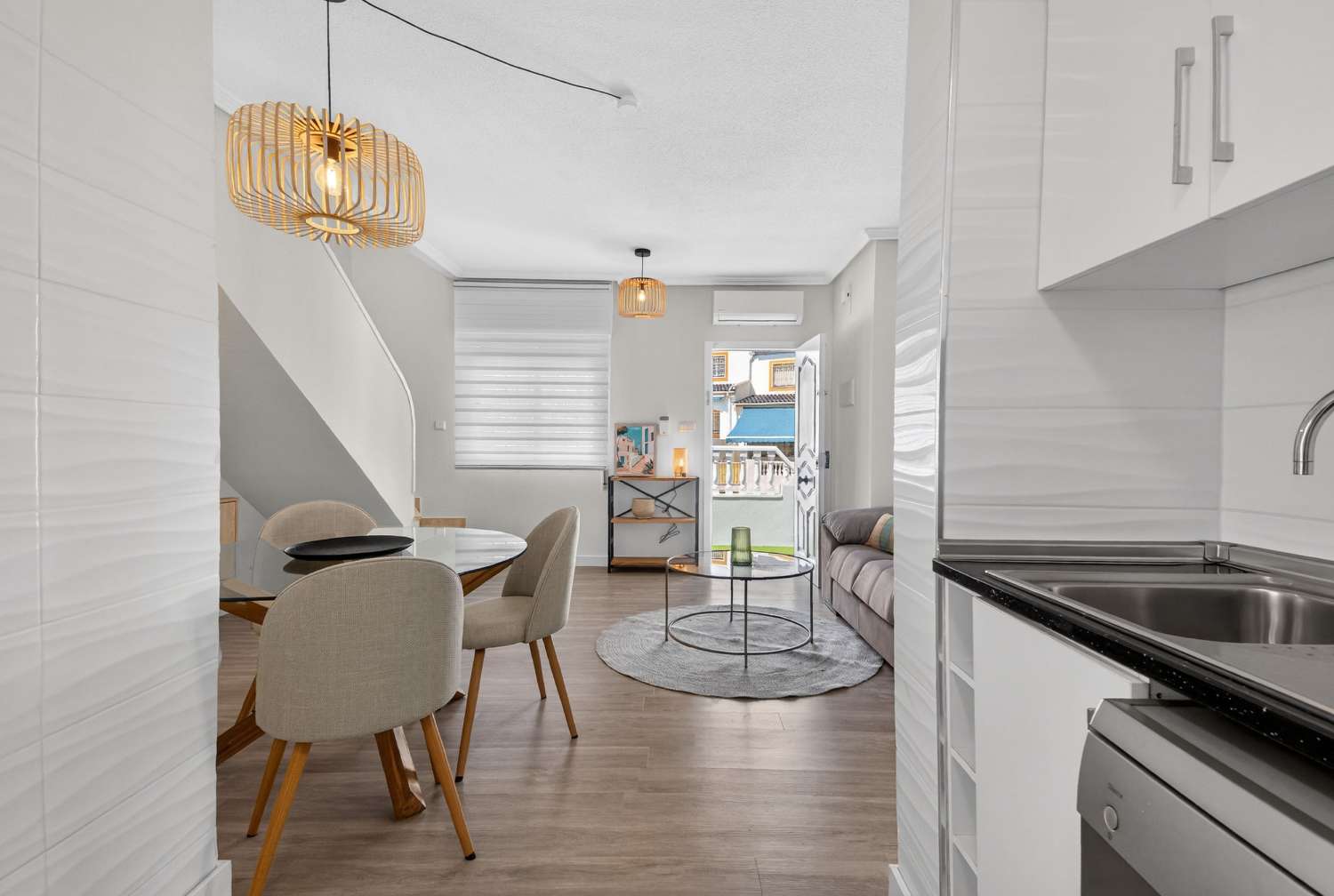 Perfecto bungalow de tres dormitorios totalmente reformado.