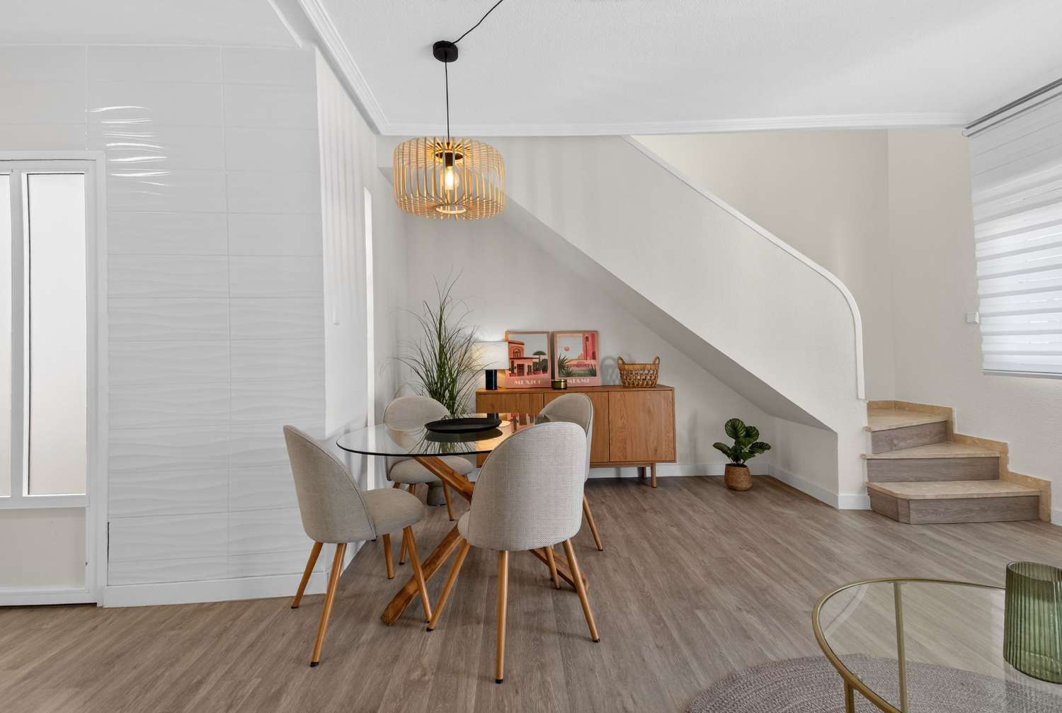 Perfecto bungalow de tres dormitorios totalmente reformado.