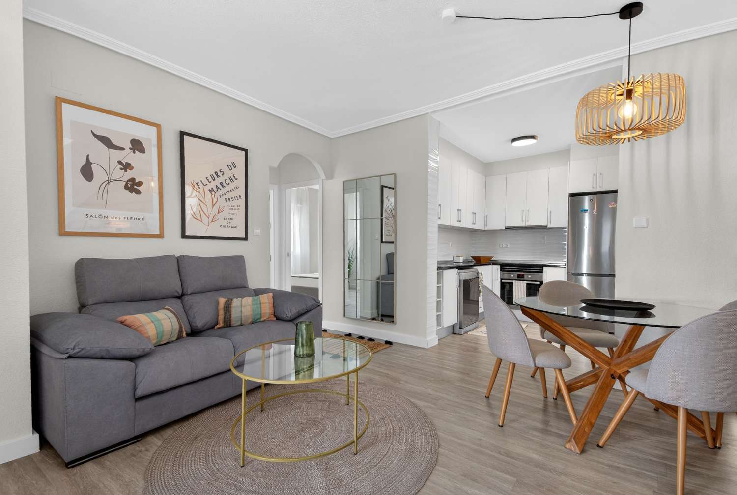 Perfecto bungalow de tres dormitorios totalmente reformado.